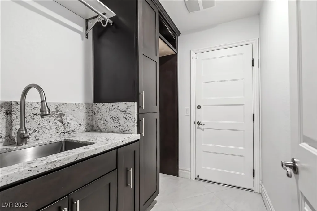 8021 Yellow Daisy, Las Vegas, NV 89147