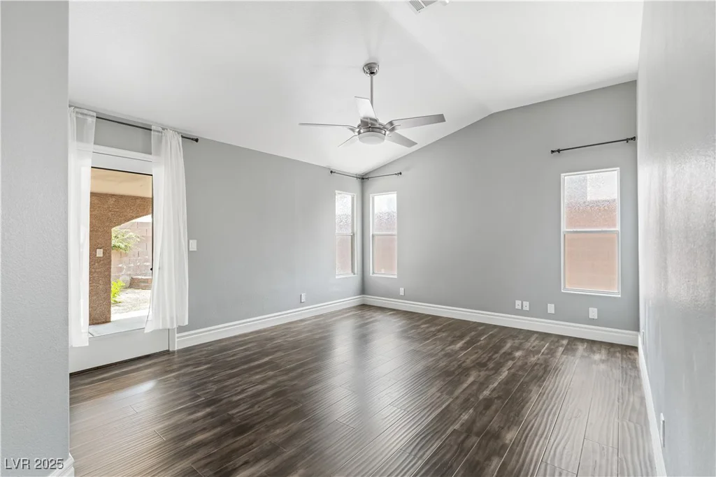 8021 Yellow Daisy, Las Vegas, NV 89147