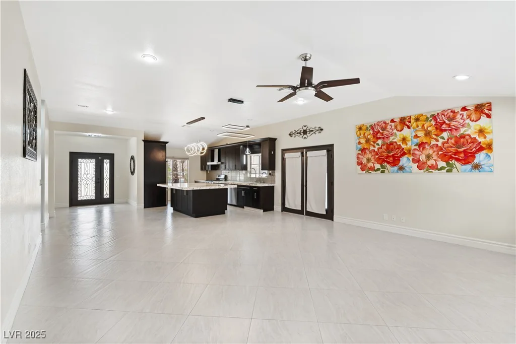 8021 Yellow Daisy, Las Vegas, NV 89147