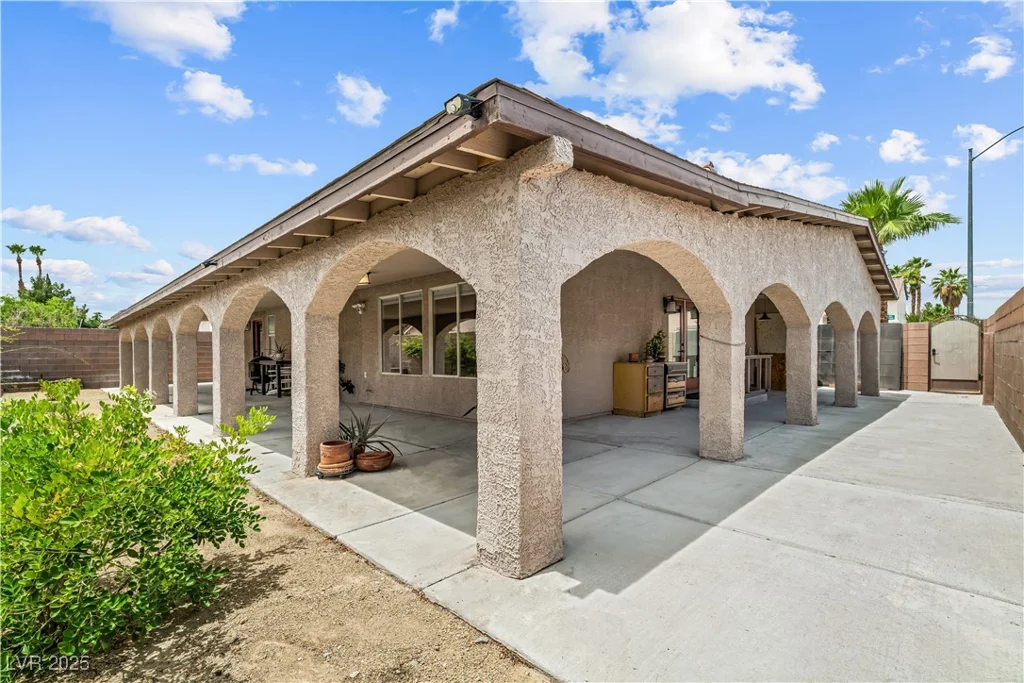 8021 Yellow Daisy, Las Vegas, NV 89147