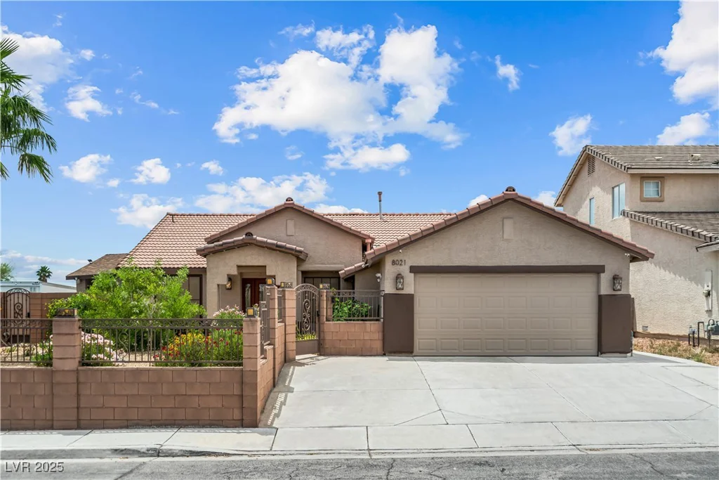 8021 Yellow Daisy, Las Vegas, NV 89147
