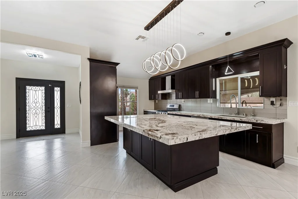 8021 Yellow Daisy, Las Vegas, NV 89147