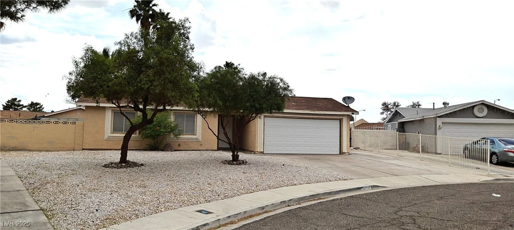 275 Las Palmaritas, Las Vegas, NV 89110