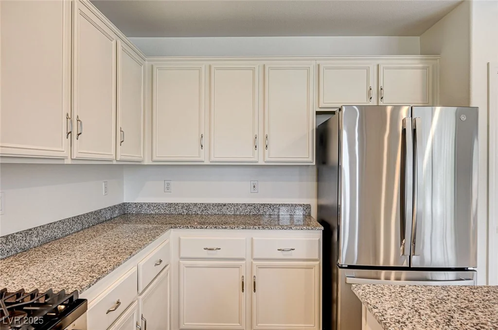 301 Lakewood Garden, Las Vegas, NV 89148