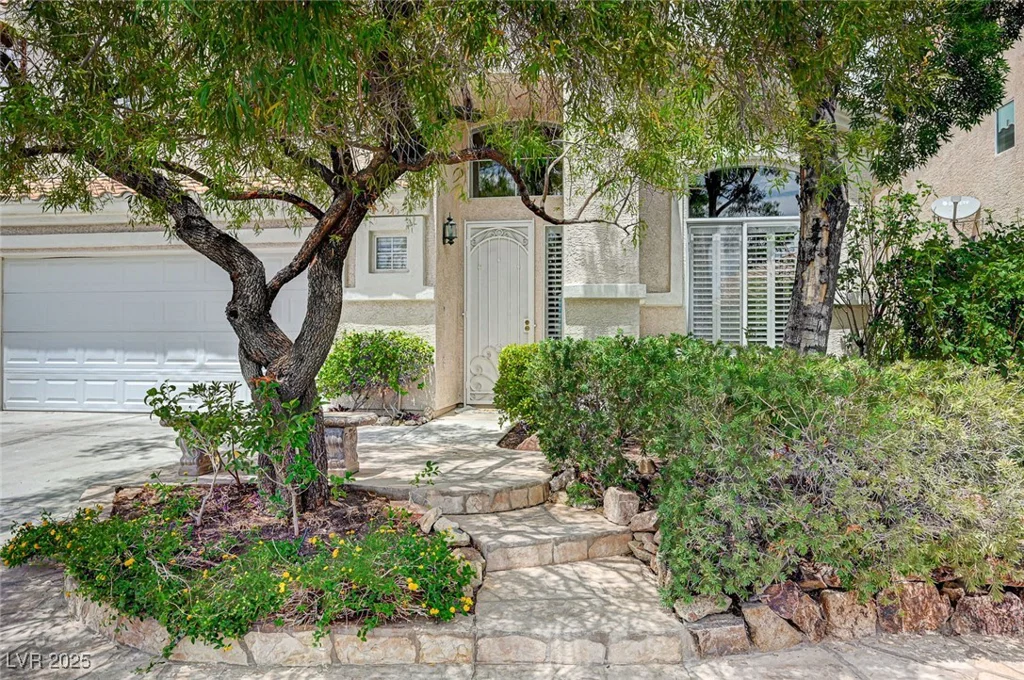 301 Lakewood Garden, Las Vegas, NV 89148