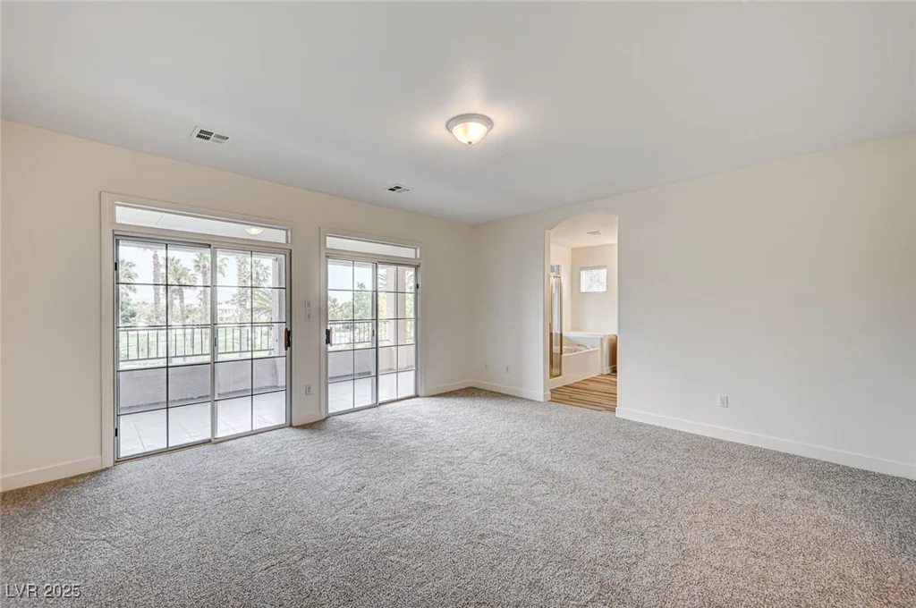 301 Lakewood Garden, Las Vegas, NV 89148