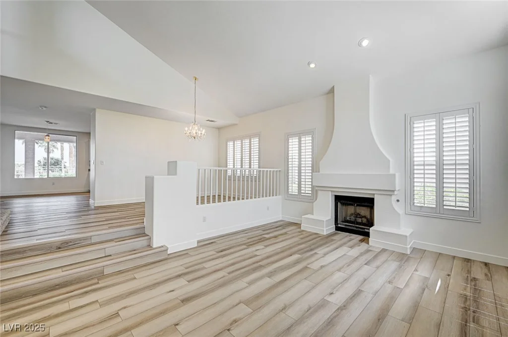 301 Lakewood Garden, Las Vegas, NV 89148
