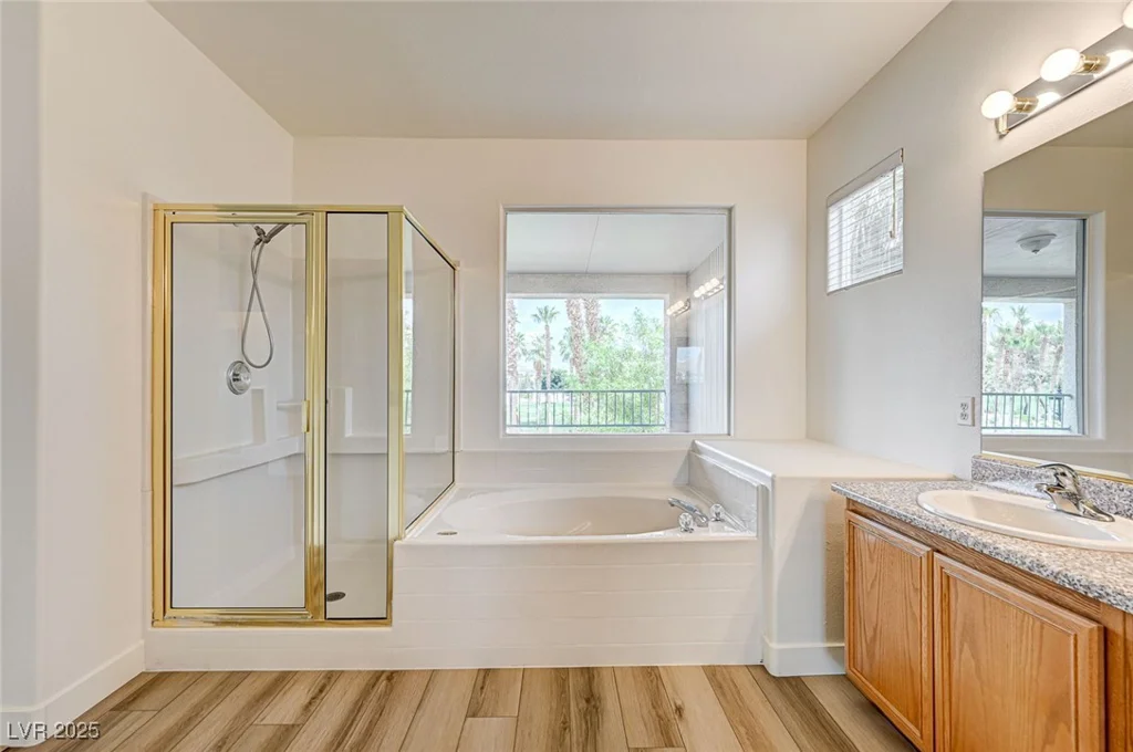 301 Lakewood Garden, Las Vegas, NV 89148