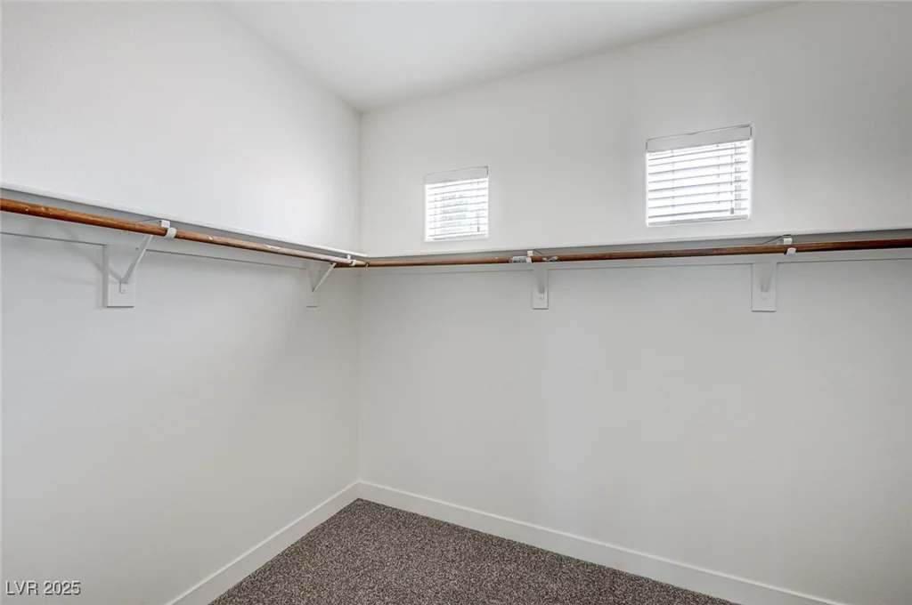 301 Lakewood Garden, Las Vegas, NV 89148