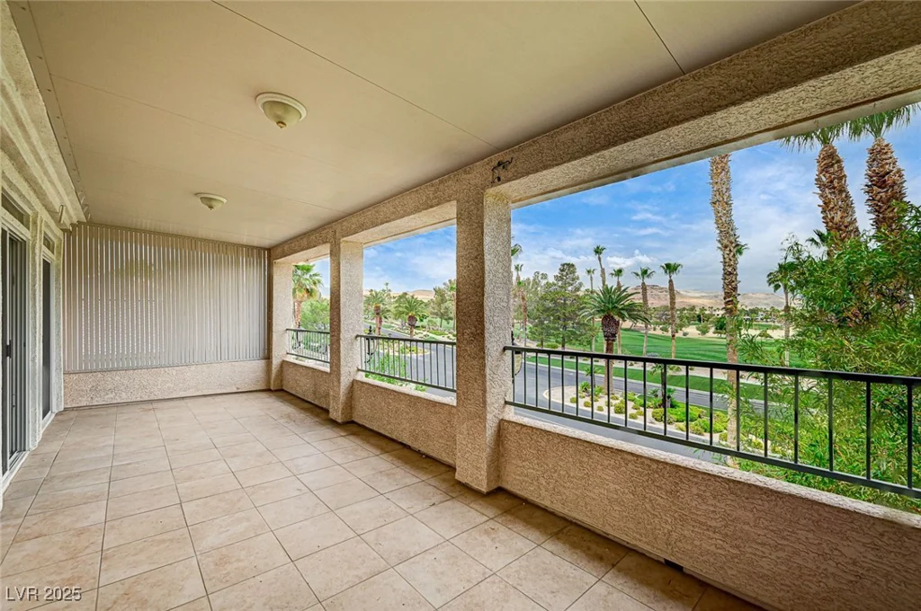 301 Lakewood Garden, Las Vegas, NV 89148