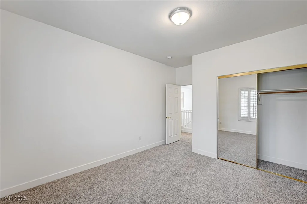 301 Lakewood Garden, Las Vegas, NV 89148