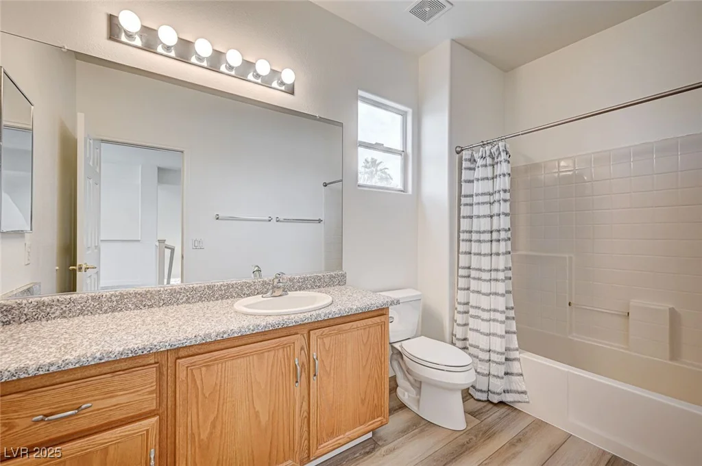 301 Lakewood Garden, Las Vegas, NV 89148