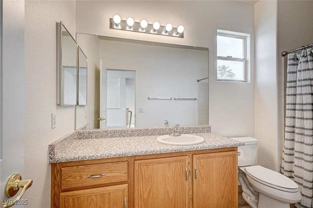 301 Lakewood Garden, Las Vegas, NV 89148