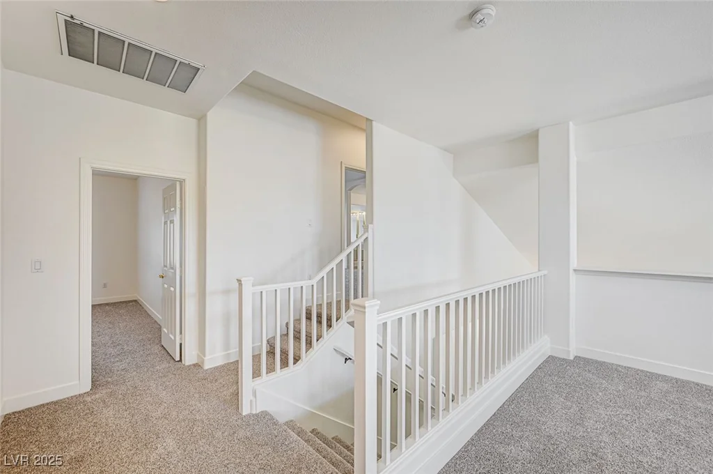 301 Lakewood Garden, Las Vegas, NV 89148