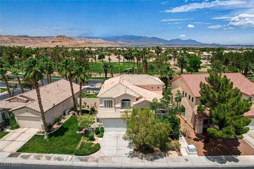 301 Lakewood Garden, Las Vegas, NV 89148