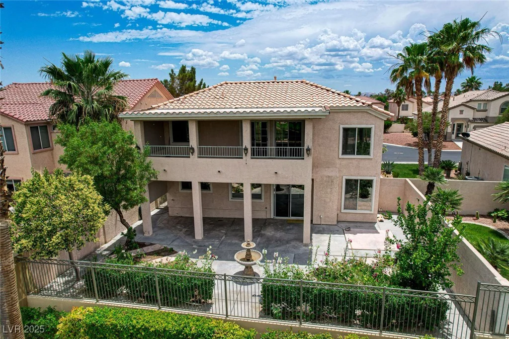 301 Lakewood Garden, Las Vegas, NV 89148