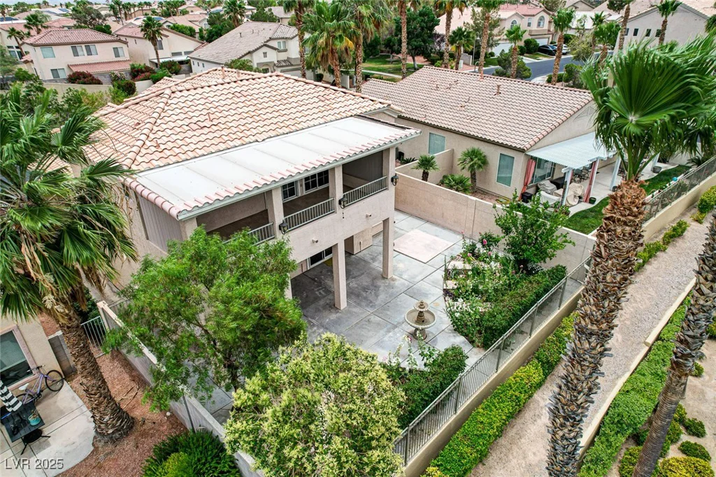 301 Lakewood Garden, Las Vegas, NV 89148