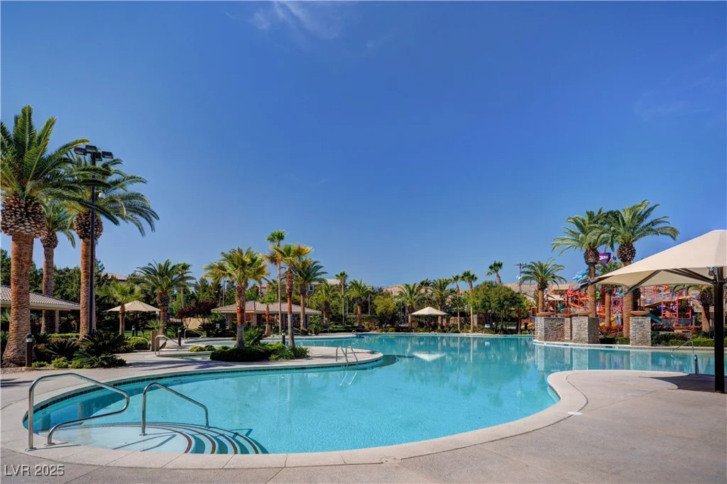 301 Lakewood Garden, Las Vegas, NV 89148