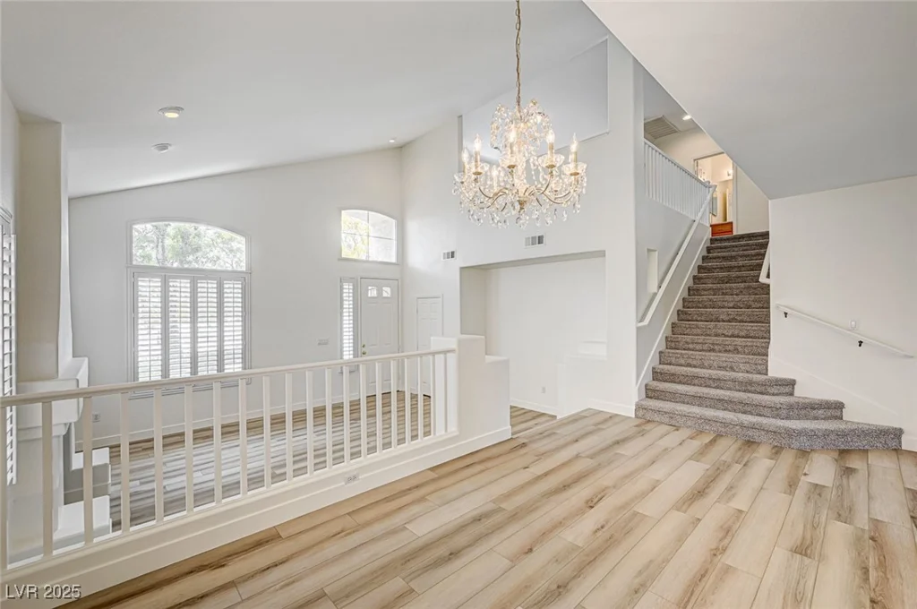 301 Lakewood Garden, Las Vegas, NV 89148