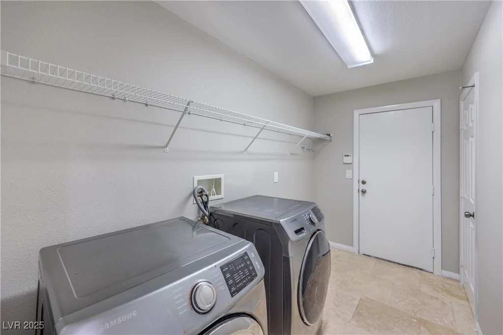7095 Mountain Den, Las Vegas, NV 89179