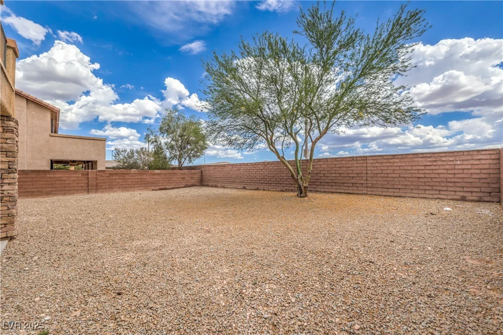 7095 Mountain Den, Las Vegas, NV 89179