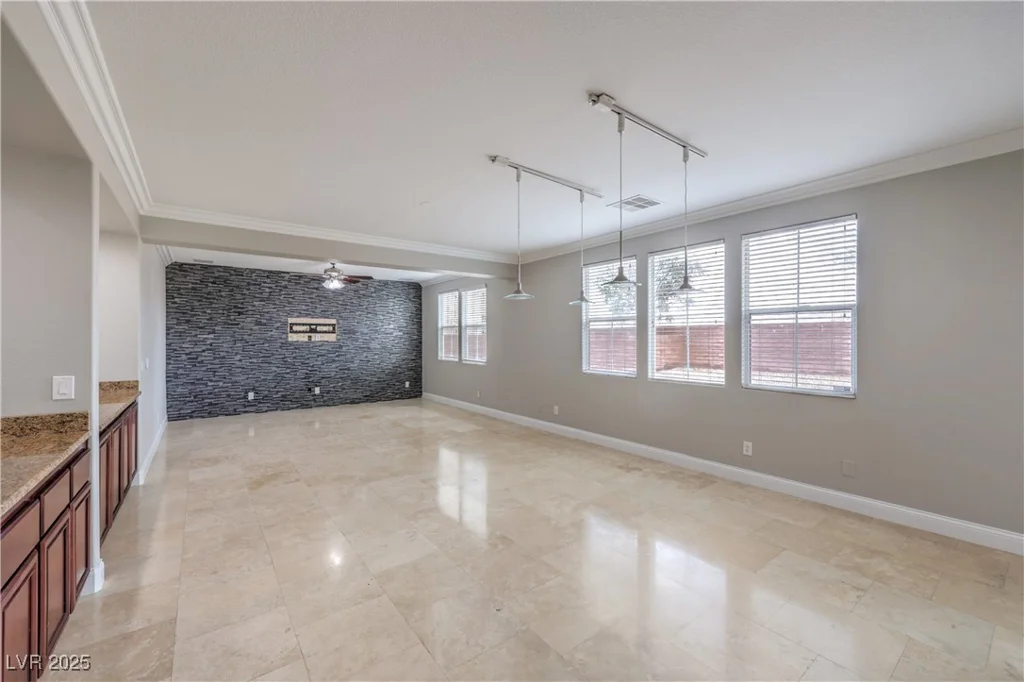 7095 Mountain Den, Las Vegas, NV 89179