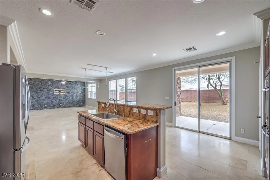 7095 Mountain Den, Las Vegas, NV 89179