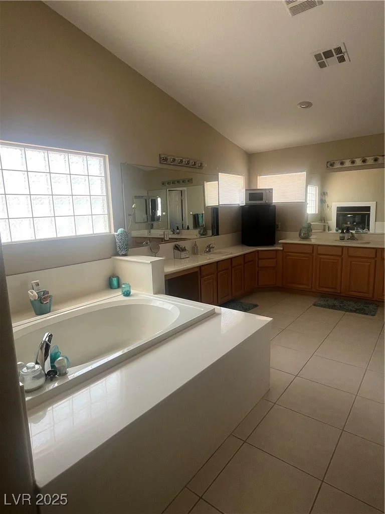 9365 Sparkling Waters, Las Vegas, NV 89129