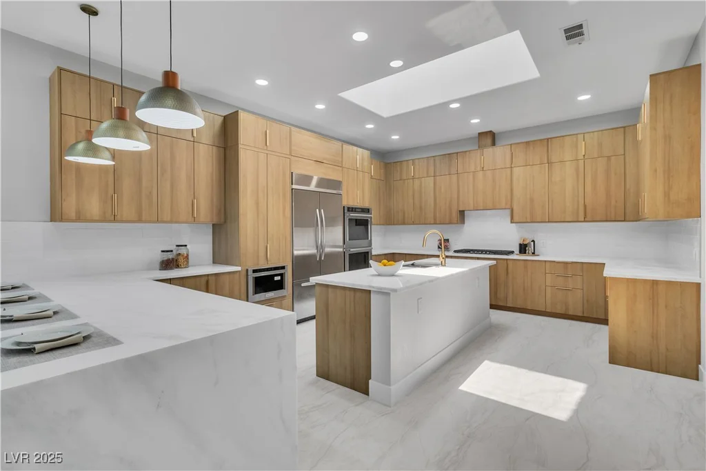7738 Willow Cove, Las Vegas, NV 89129