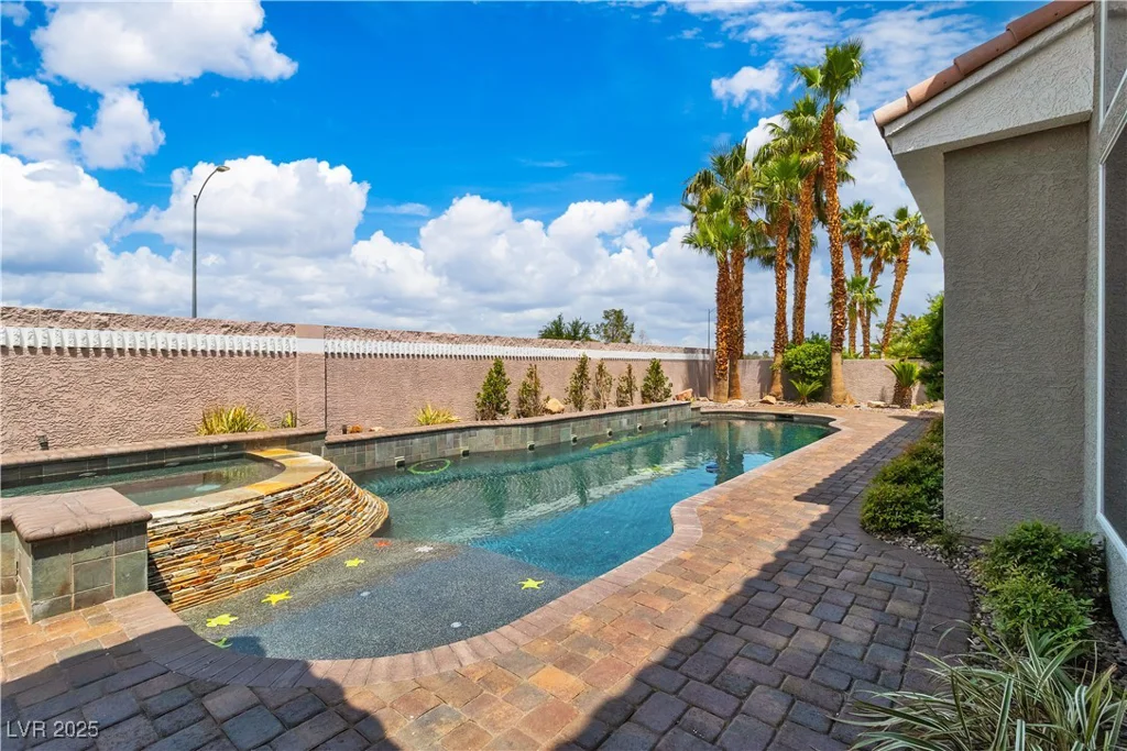7738 Willow Cove, Las Vegas, NV 89129