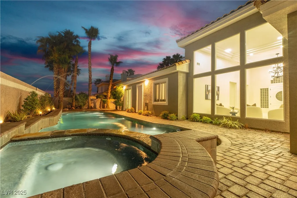 7738 Willow Cove, Las Vegas, NV 89129