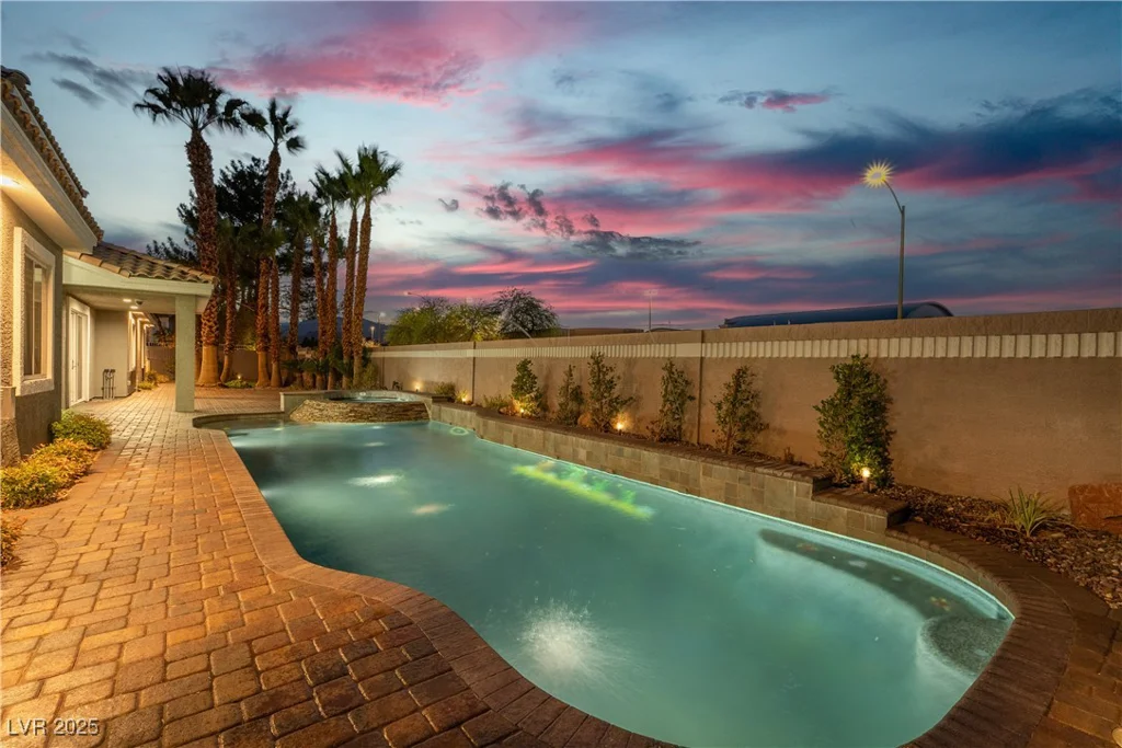 7738 Willow Cove, Las Vegas, NV 89129