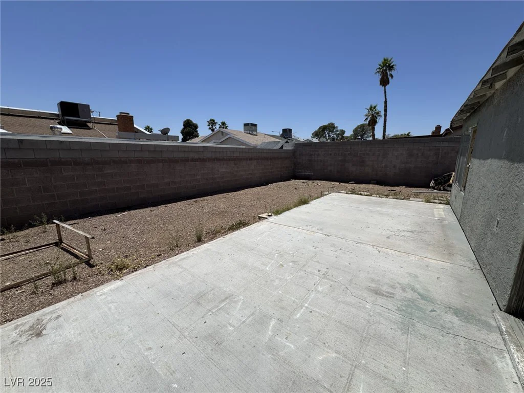 6723 Oak Valley, Las Vegas, NV 89103