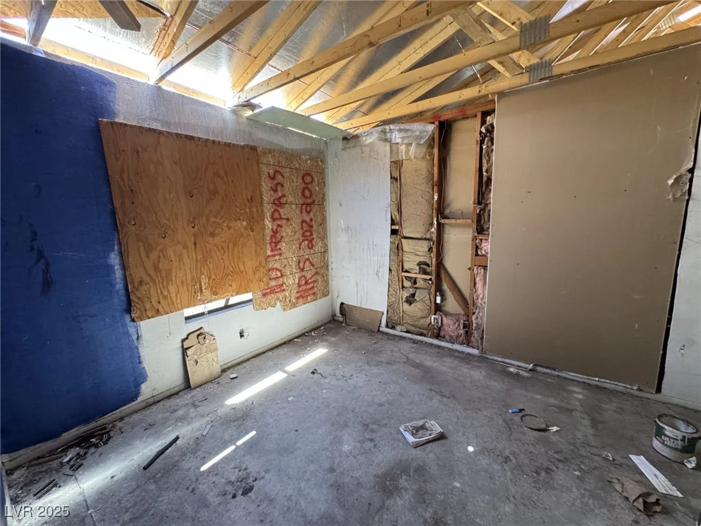 6723 Oak Valley, Las Vegas, NV 89103