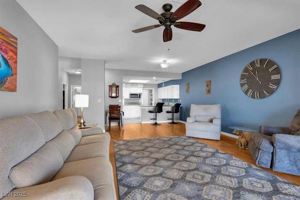 471 Fallwood, Las Vegas, NV 89107