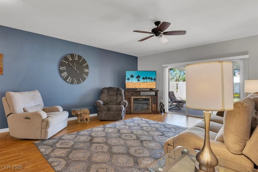 471 Fallwood, Las Vegas, NV 89107