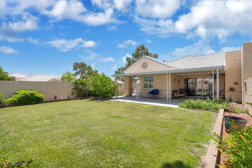 471 Fallwood, Las Vegas, NV 89107