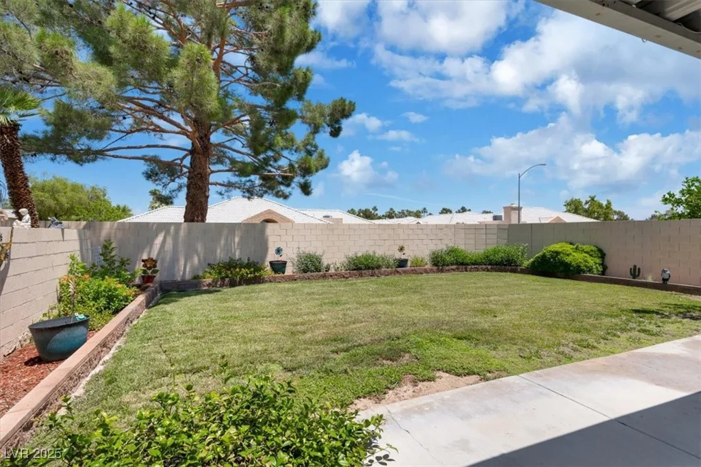471 Fallwood, Las Vegas, NV 89107