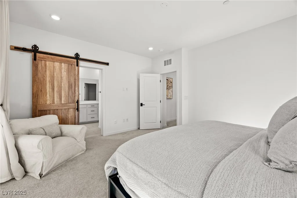 11652 Desert Hollow, Las Vegas, NV 89138