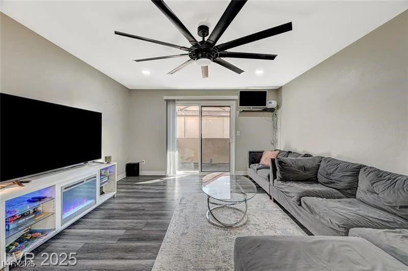 2451 Rainbow, Las Vegas, NV 89108