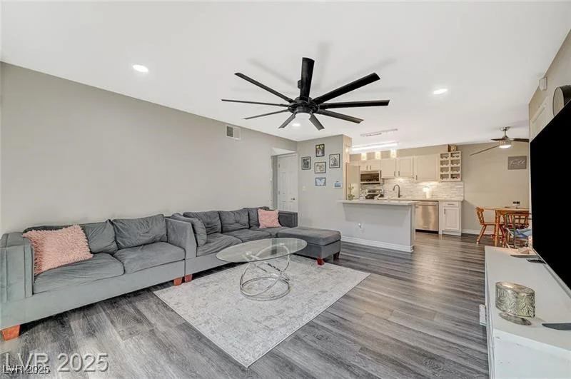 2451 Rainbow, Las Vegas, NV 89108