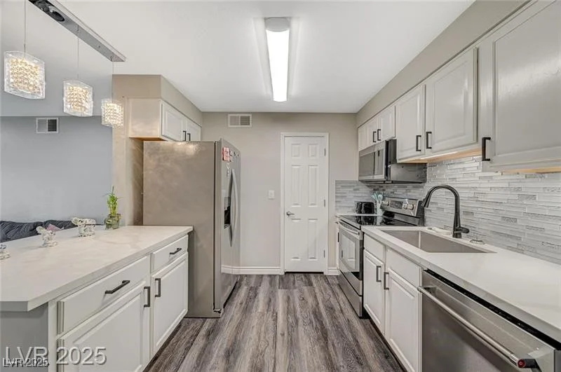 2451 Rainbow, Las Vegas, NV 89108
