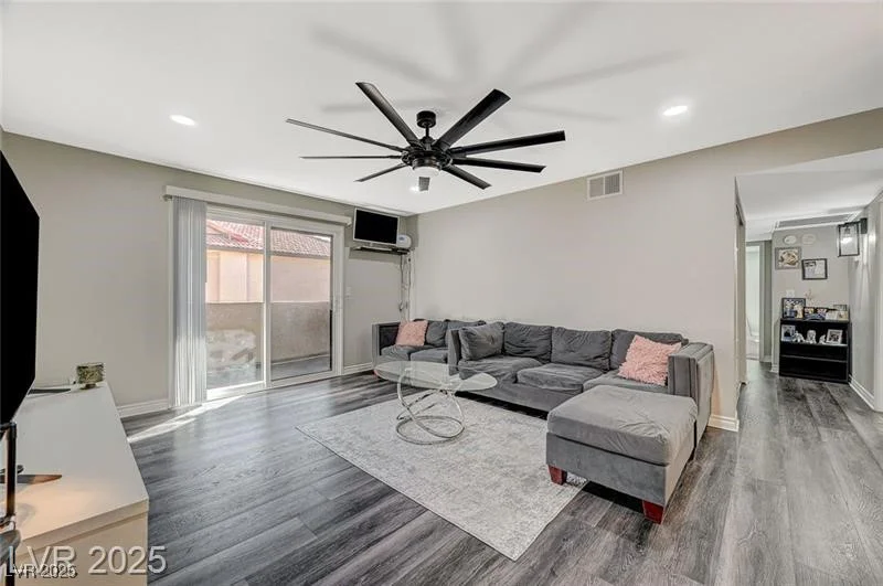 2451 Rainbow, Las Vegas, NV 89108