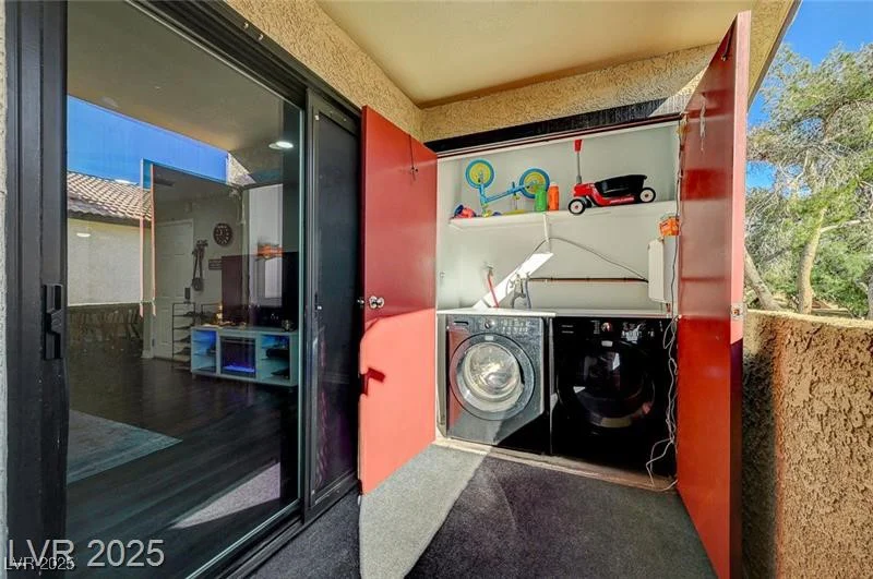 2451 Rainbow, Las Vegas, NV 89108