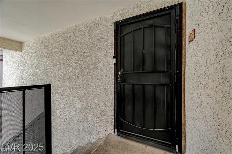 2451 Rainbow, Las Vegas, NV 89108