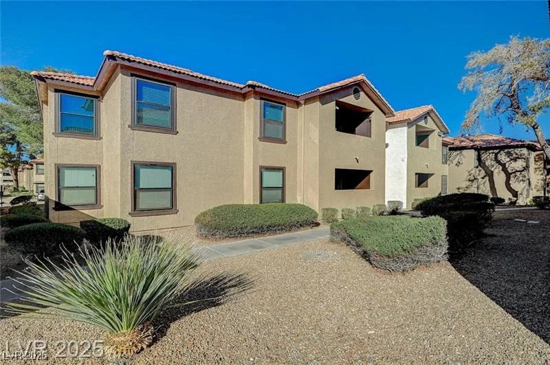2451 Rainbow, Las Vegas, NV 89108