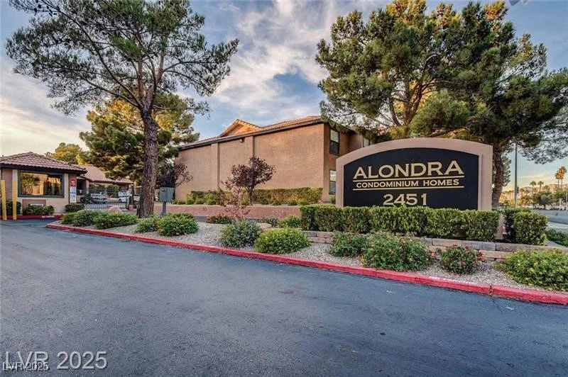 2451 Rainbow, Las Vegas, NV 89108