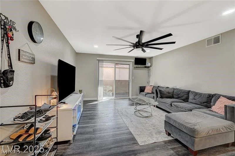 2451 Rainbow, Las Vegas, NV 89108