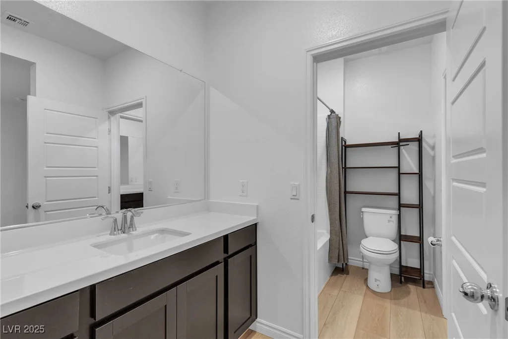 9570 Thistle Creek, Las Vegas, NV 89178