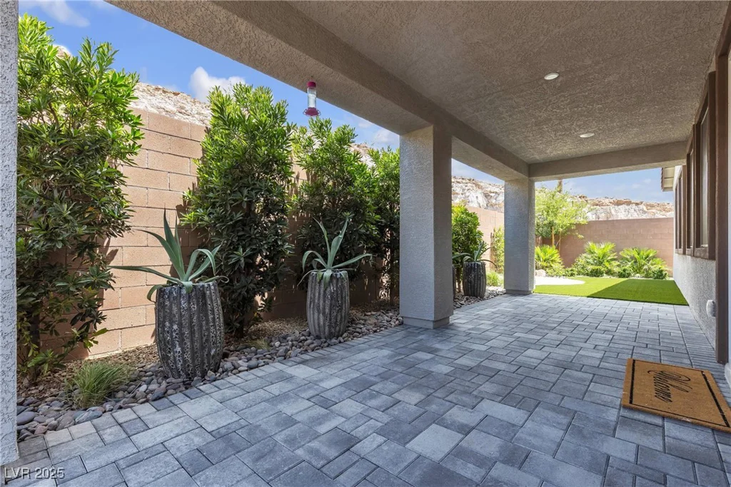 9570 Thistle Creek, Las Vegas, NV 89178